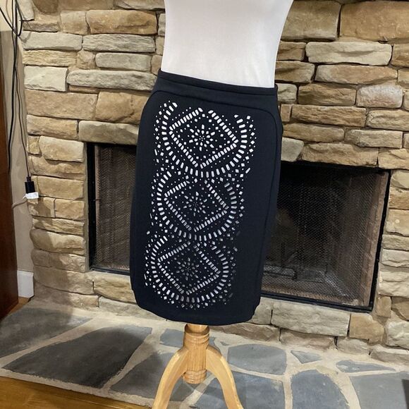 Worthington Black White Laser Cut Pencil Skirt Size 12 - Picture 2 of 8